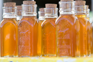 2.-Small-bottles-of-raw-honey