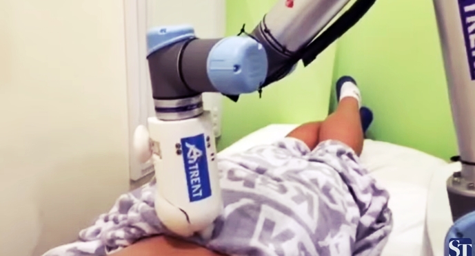 Robot Emma massages better