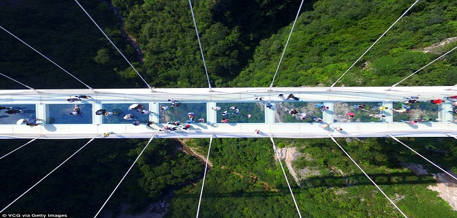 glass-bottomed bridge 3