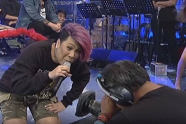 Viral: Vice Ganda Catches Something Different On Live TV