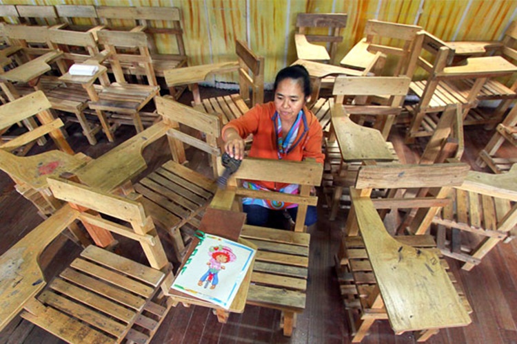 DepEd Considers Increasing Teachers’ Monthly Pay To P39,000