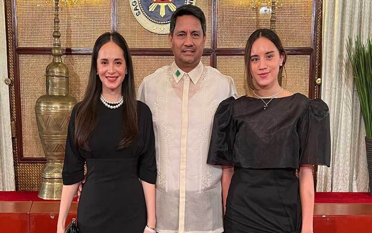 Richard Gomez Family