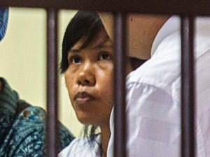 President Duterte Prays