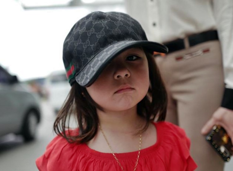 Scarlet Snow Belo