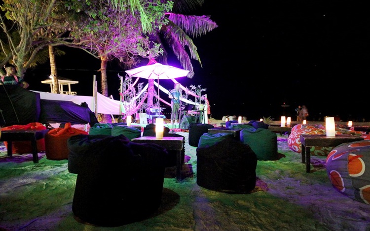 Bamboo Beach Resort Restaurant Boracay 2 Philippine - 