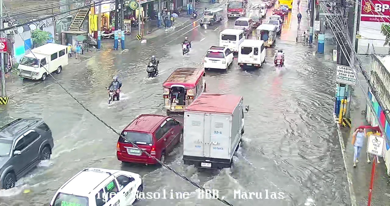 Parts of Valenzuela and Malabon Affected by Flooding | NewsFeed